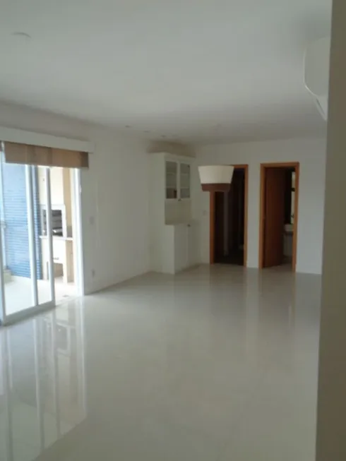 Foto 1 de Apartamento com 3 Quartos para alugar, 106m² em Cambuí, Campinas