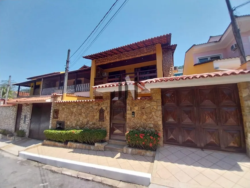 Foto 1 de Casa com 3 Quartos à venda, 300m² em Taquara, Rio de Janeiro