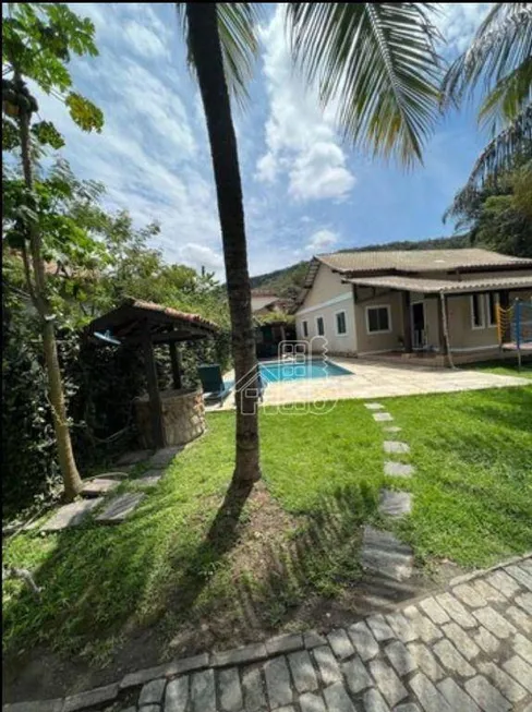 Foto 1 de Casa de Condomínio com 4 Quartos à venda, 250m² em Itaipu, Niterói