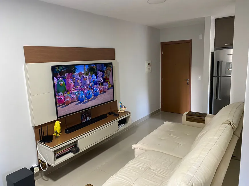 Foto 1 de Apartamento com 2 Quartos à venda, 45m² em Buraquinho, Lauro de Freitas