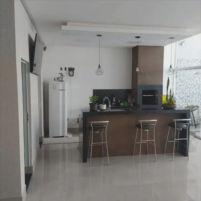 Foto 1 de Sobrado com 4 Quartos à venda, 212m² em Residencial Flamingo, Goiânia