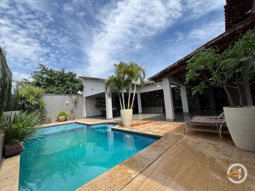 Foto 1 de Casa com 3 Quartos à venda, 235m² em Jardim Mont Serrat, Aparecida de Goiânia