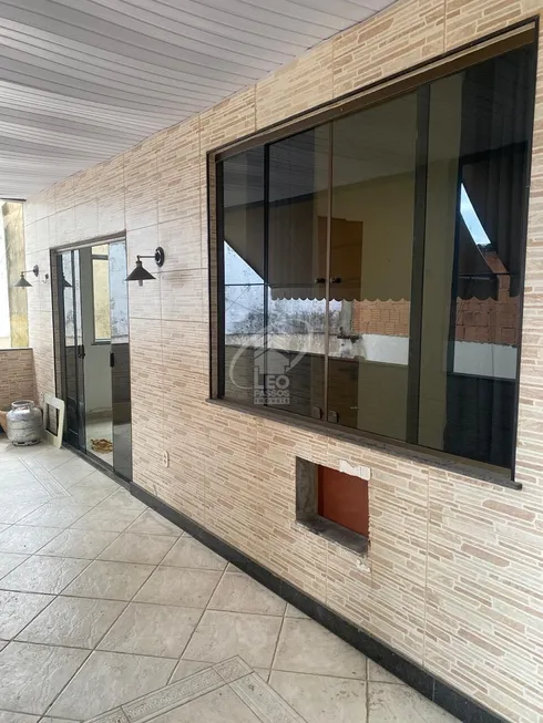Foto 1 de Casa com 3 Quartos para alugar, 120m² em Vila Sao Sebastiao, Duque de Caxias