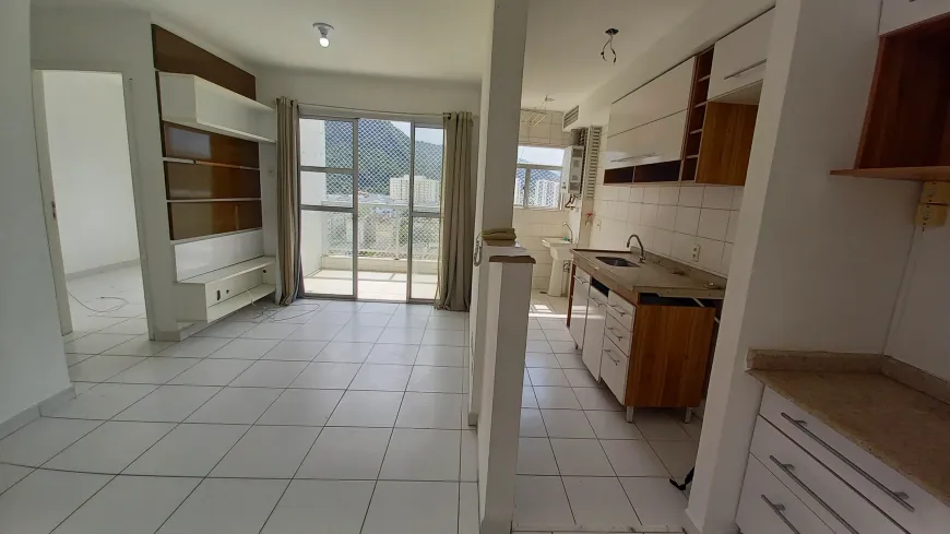 Foto 1 de Apartamento com 2 Quartos à venda, 60m² em Camorim, Rio de Janeiro