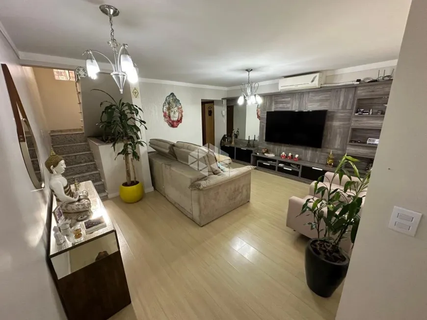 Foto 1 de Casa com 4 Quartos à venda, 160m² em Farrapos, Porto Alegre