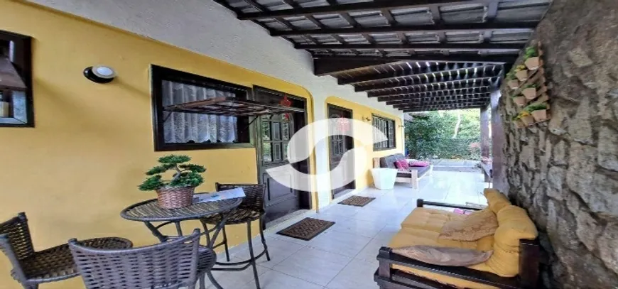 Foto 1 de Casa com 4 Quartos à venda, 740m² em Camboinhas, Niterói
