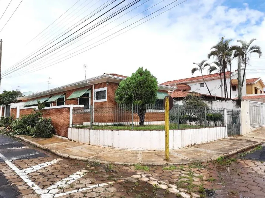 Foto 1 de Casa com 3 Quartos à venda, 208m² em Vila José Bonifácio, Araraquara