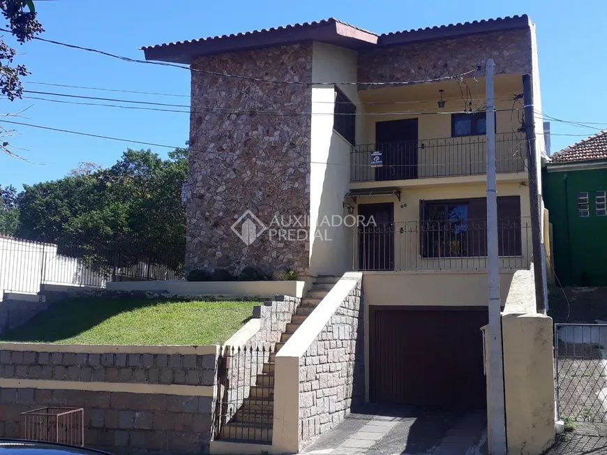 Foto 1 de Casa com 3 Quartos à venda, 265m² em Vila Ipiranga, Porto Alegre