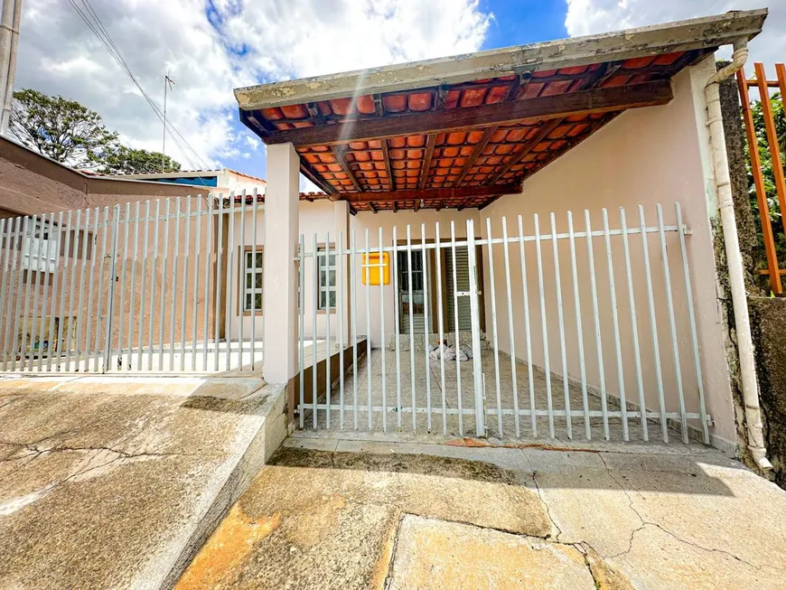 Foto 1 de Casa com 2 Quartos à venda, 130m² em Centro, Socorro