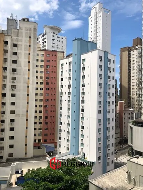 Foto 1 de Apartamento com 1 Quarto à venda, 59m² em Centro, Balneário Camboriú