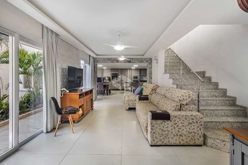 Foto 1 de Casa com 3 Quartos à venda, 229m² em Estância Velha, Canoas