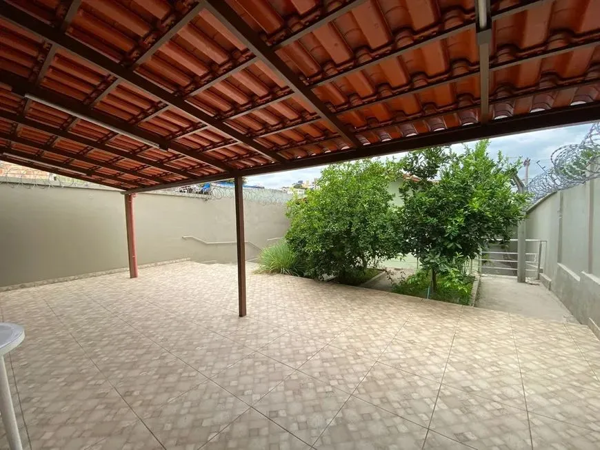 Foto 1 de Casa com 3 Quartos à venda, 122m² em Canhema, Diadema