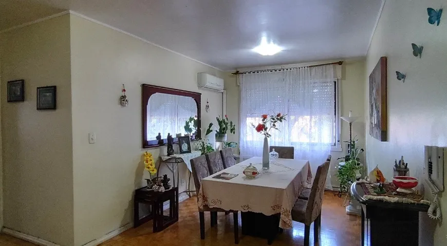 Foto 1 de Apartamento com 3 Quartos à venda, 98m² em Teresópolis, Porto Alegre