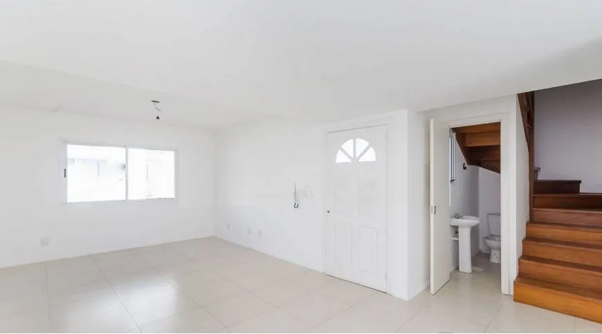 Foto 1 de Casa com 3 Quartos à venda, 170m² em Jardim Itú Sabará, Porto Alegre