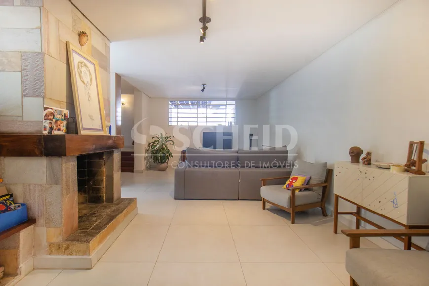 Foto 1 de Casa com 4 Quartos à venda, 165m² em Chácara Monte Alegre, São Paulo