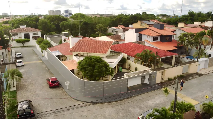 Foto 1 de Casa de Condomínio com 3 Quartos à venda, 256m² em Antares, Maceió