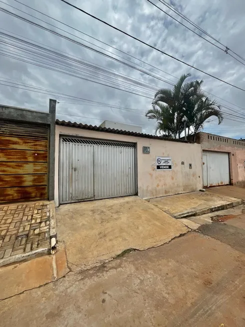 Foto 1 de Casa com 3 Quartos à venda, 100m² em Del Lago II, Brasília