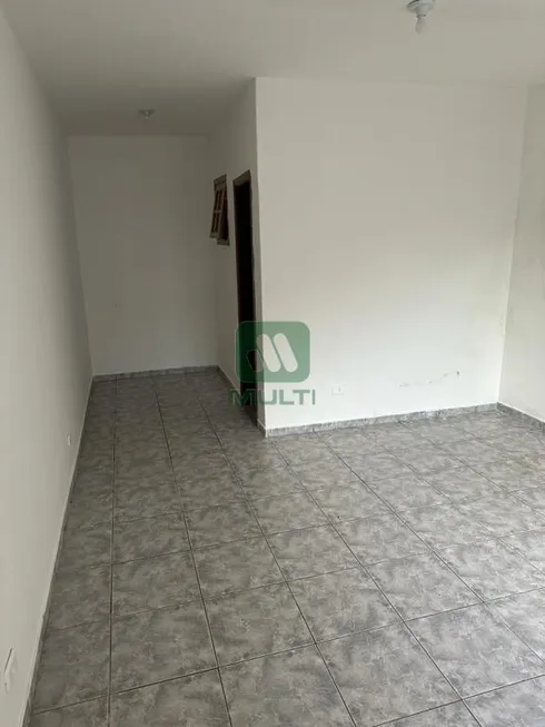 Foto 1 de Casa com 3 Quartos para alugar, 239m² em Saraiva, Uberlândia