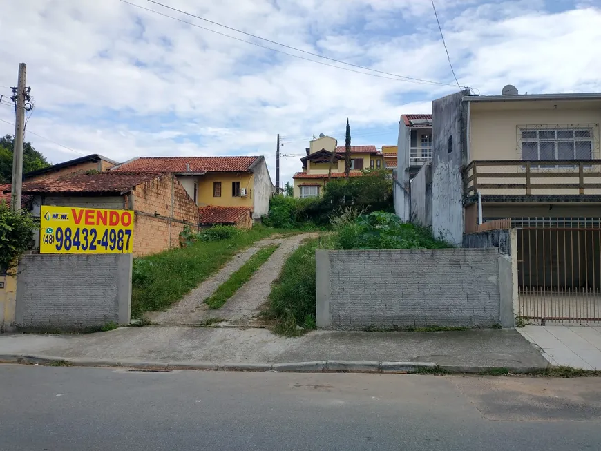 Foto 1 de Lote/Terreno à venda, 300m² em Barreiros, São José