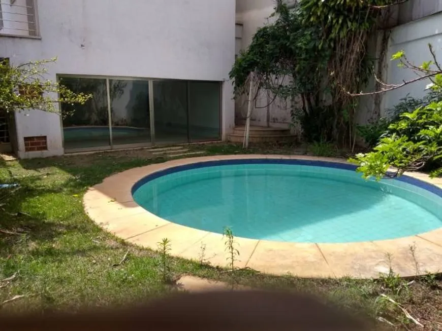 Foto 1 de Casa com 4 Quartos para alugar, 480m² em Belvedere, Belo Horizonte