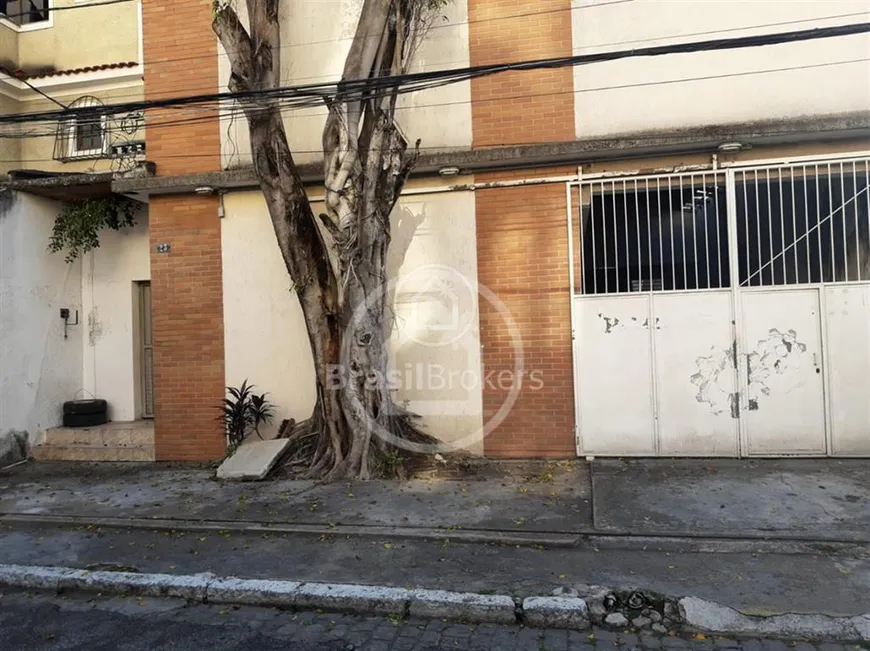 Foto 1 de Galpão/Depósito/Armazém à venda, 225m² em Todos os Santos, Rio de Janeiro