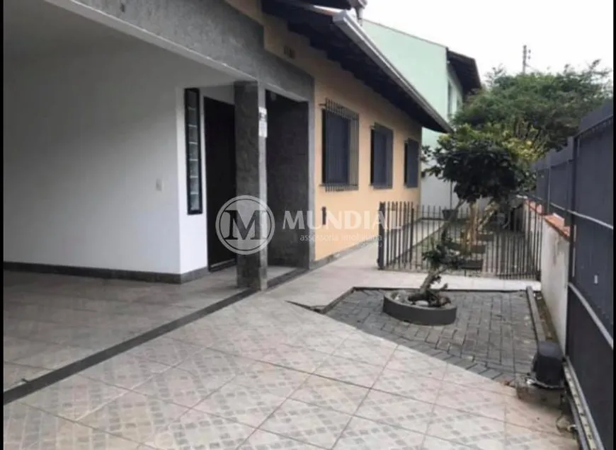 Foto 1 de Casa com 3 Quartos à venda, 290m² em Centro, Balneário Camboriú