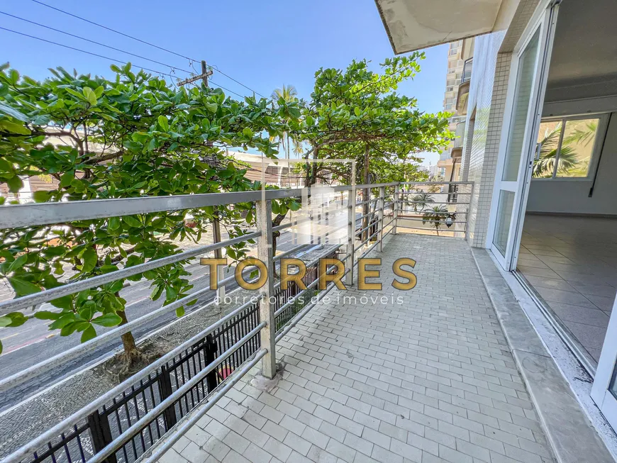 Foto 1 de Apartamento com 4 Quartos à venda, 210m² em Praia das Pitangueiras, Guarujá