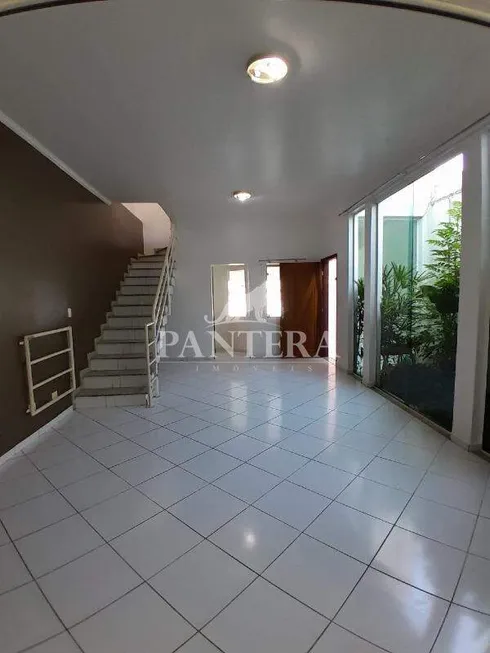 Foto 1 de Sobrado com 3 Quartos à venda, 241m² em Jardim Bela Vista, Santo André