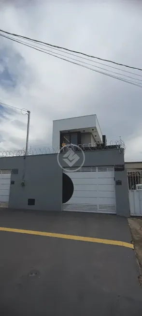 Foto 1 de Casa com 3 Quartos à venda, 128m² em Jardim Presidente, Goiânia