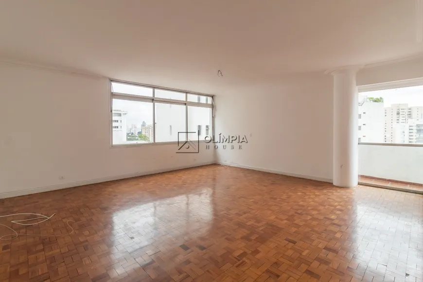 Foto 1 de Apartamento com 3 Quartos para alugar, 226m² em Higienópolis, São Paulo