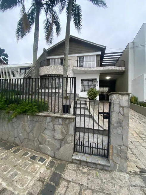 Foto 1 de Casa com 4 Quartos para alugar, 400m² em Hugo Lange, Curitiba