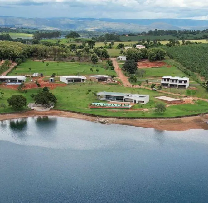 Foto 1 de Casa de Condomínio com 2 Quartos à venda, 206m² em Zona Rural, Delfinópolis