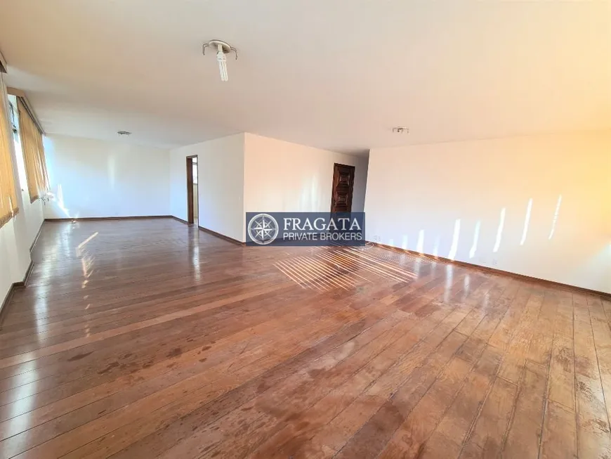 Foto 1 de Apartamento com 3 Quartos à venda, 240m² em Higienópolis, São Paulo