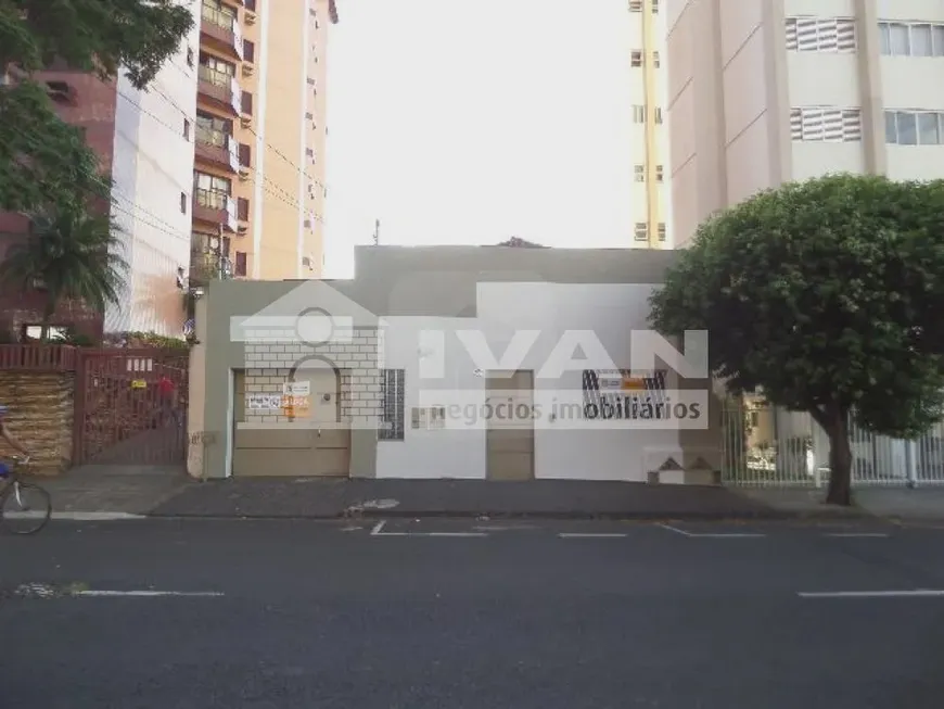 Foto 1 de Casa com 4 Quartos à venda, 305m² em Centro, Uberlândia