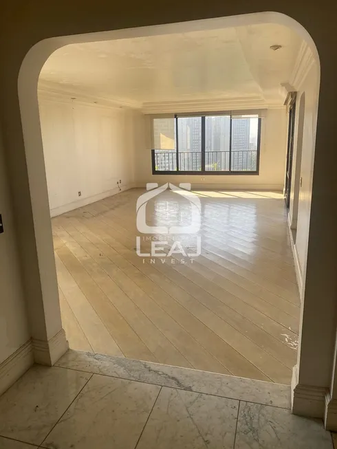 Foto 1 de Apartamento com 3 Quartos à venda, 316m² em Vila Suzana, São Paulo