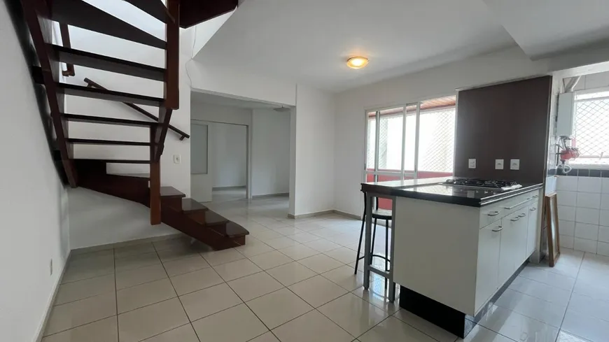 Foto 1 de Apartamento com 3 Quartos para alugar, 111m² em Vila Ipojuca, São Paulo