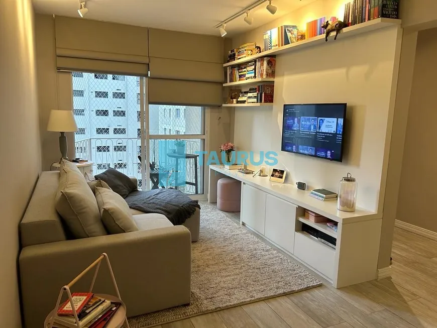 Foto 1 de Apartamento com 1 Quarto à venda, 50m² em Vila Uberabinha, São Paulo