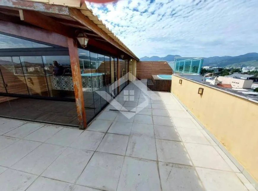 Foto 1 de Apartamento com 3 Quartos à venda, 225m² em Campo Grande, Rio de Janeiro