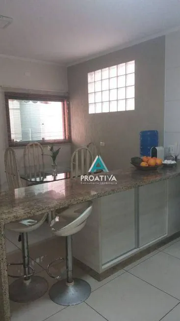 Foto 1 de Sobrado com 3 Quartos à venda, 174m² em Vila Scarpelli, Santo André