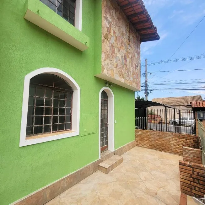 Foto 1 de Casa com 3 Quartos à venda, 83m² em Copacabana, Belo Horizonte