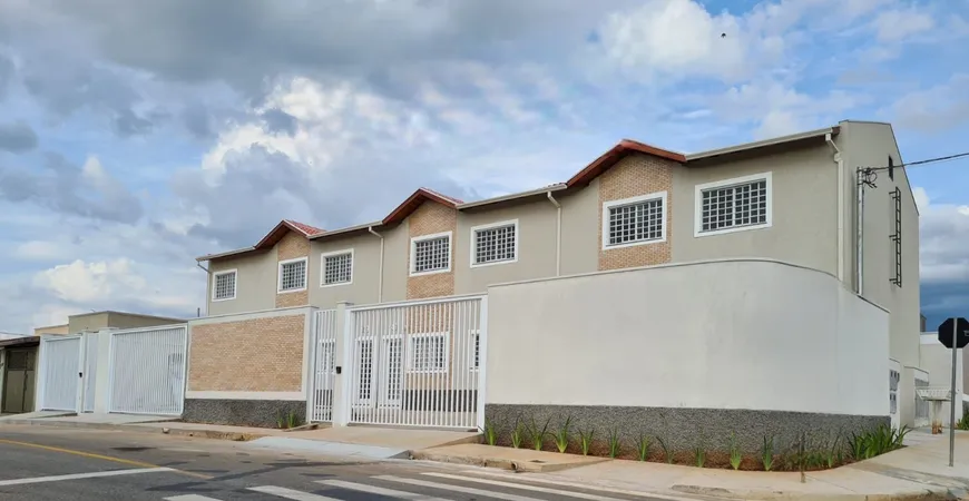 Foto 1 de Casa com 2 Quartos à venda, 61m² em Cidade Vergani, Pouso Alegre
