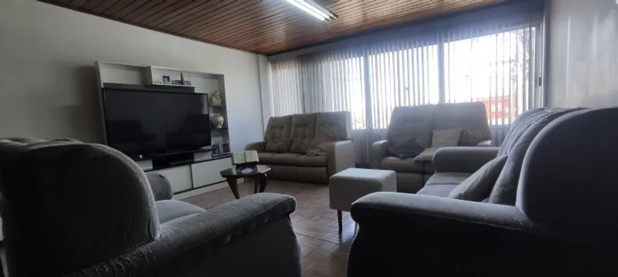 Foto 1 de Sobrado com 2 Quartos à venda, 255m² em Vila Curuçá, Santo André