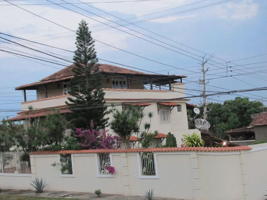 Foto 1 de Sobrado com 5 Quartos à venda, 250m² em Iguabinha, Araruama