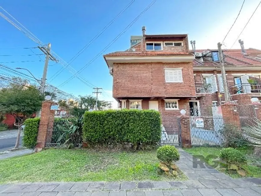 Foto 1 de Casa com 3 Quartos à venda, 229m² em Tristeza, Porto Alegre