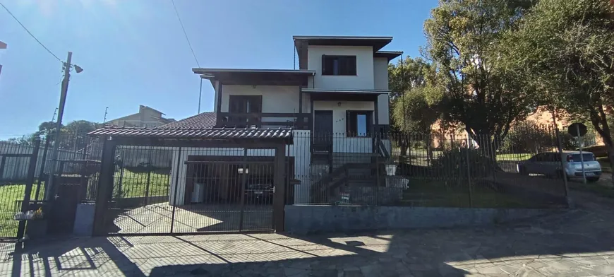 Foto 1 de Casa com 4 Quartos para alugar, 240m² em Vila Verde, Caxias do Sul