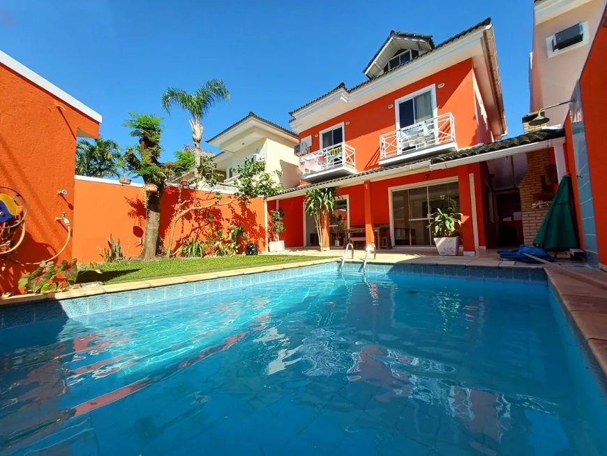 Foto 1 de Casa de Condomínio com 3 Quartos à venda, 200m² em Vargem Pequena, Rio de Janeiro