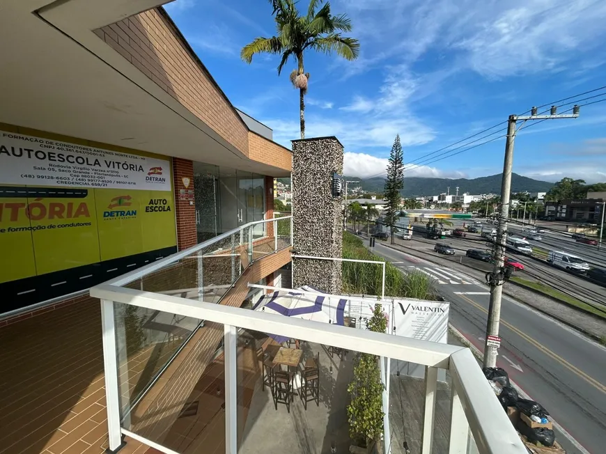 Foto 1 de Sala Comercial com 1 Quarto para alugar, 95m² em Saco Grande, Florianópolis