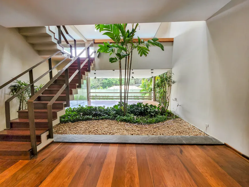 Foto 1 de Casa de Condomínio com 6 Quartos para venda ou aluguel, 900m² em Paineiras do Morumbi, São Paulo