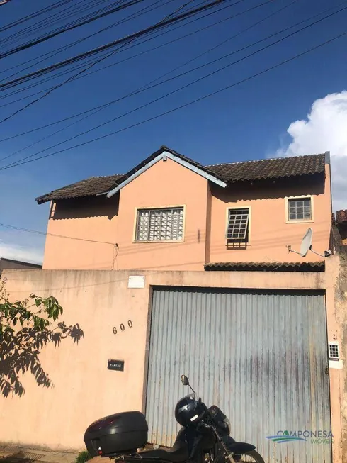 Foto 1 de Sobrado com 3 Quartos à venda, 250m² em Jardim Maria Luiza, Londrina