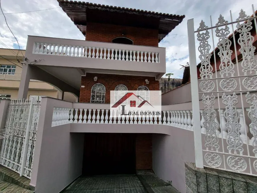Foto 1 de Sobrado com 3 Quartos à venda, 300m² em Jardim Anchieta, Mauá